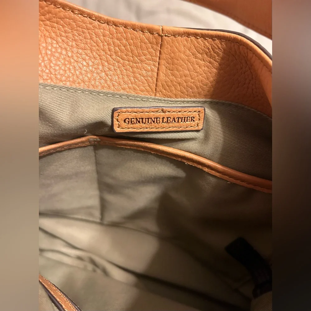 G.I.L.I. Genuine Leather Hobo w/ Gold Hardware - Picture 13 of 13